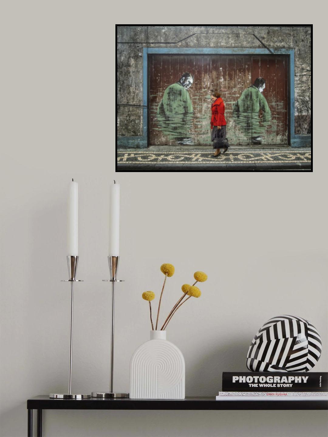 Walking down the Street Poster och Canvastavla