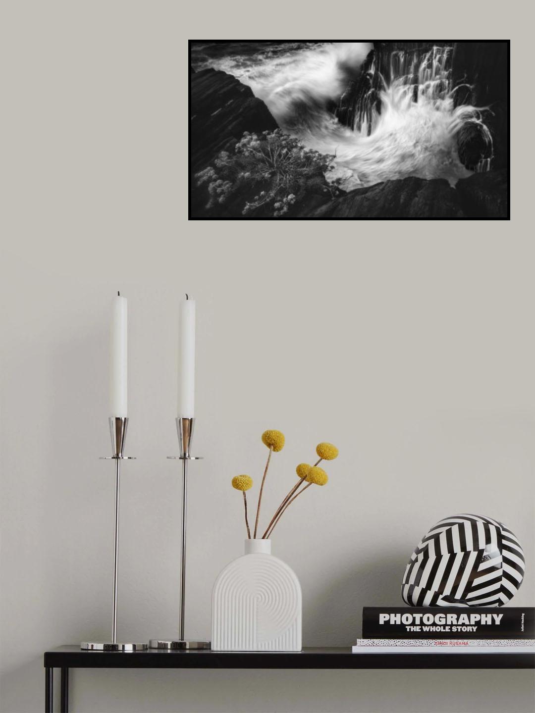 CLUNG TO THE ROCK Poster och Canvastavla