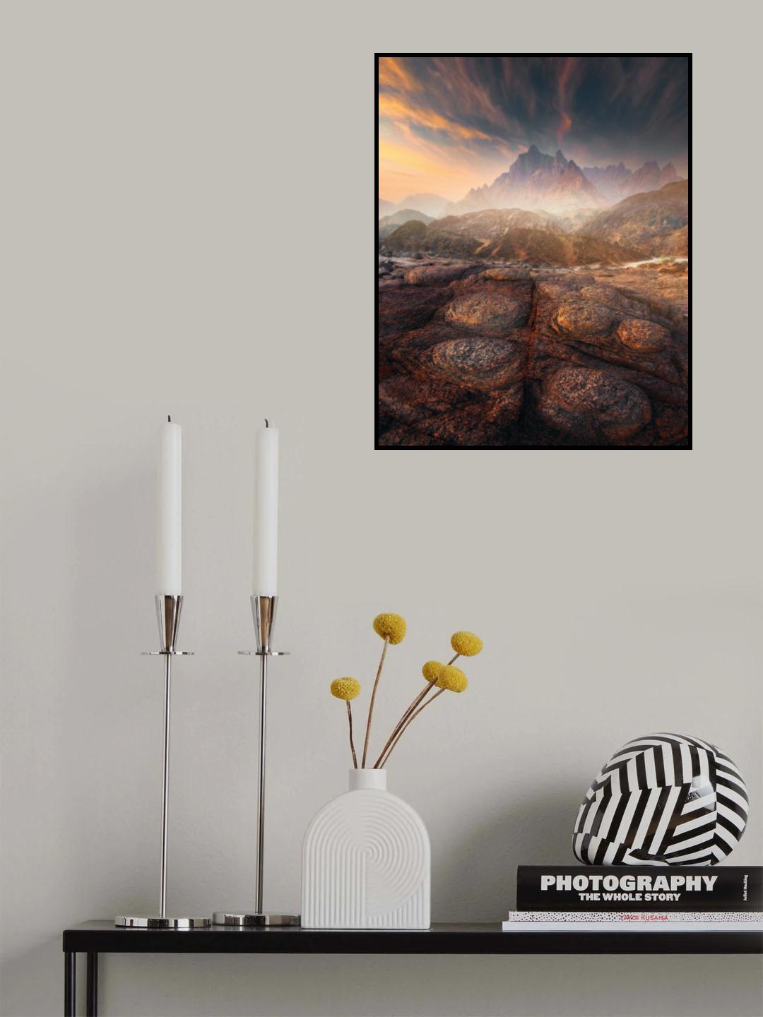 Radhwa Standing in a Magical Moment Poster och Canvastavla