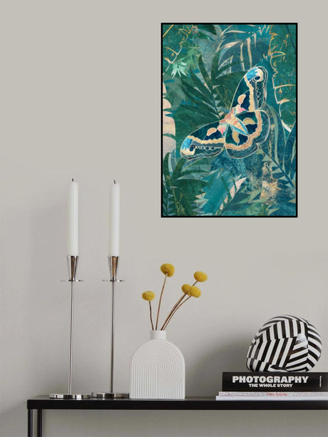 Moth in the tropical leaves Poster och Canvastavla