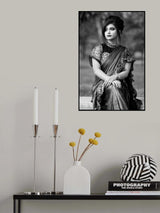 A queen wearing invisible crown Poster och Canvastavla