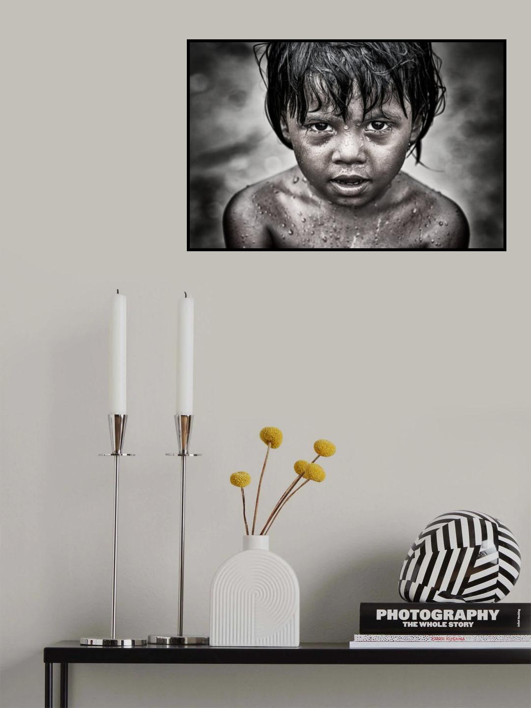 Rohingya refugee child playing with water - Bangladesh Poster och Canvastavla