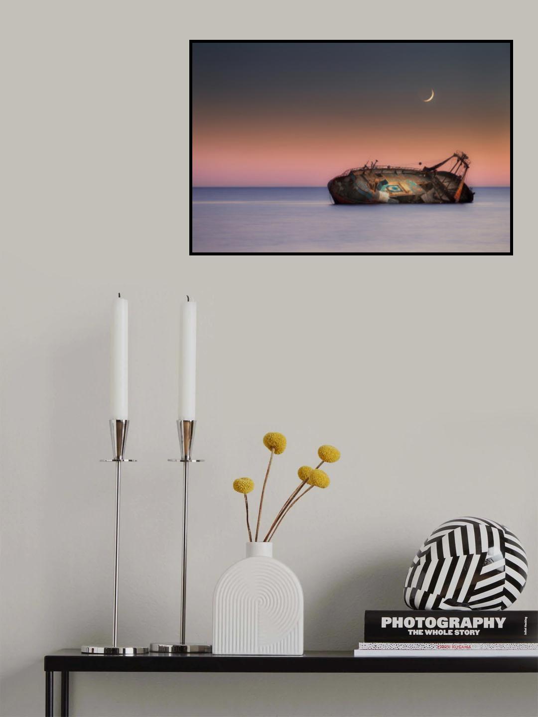 The moon and the wreck Poster och Canvastavla