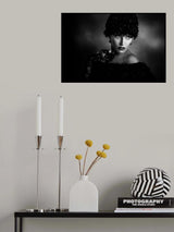 Ros in black Poster och Canvastavla