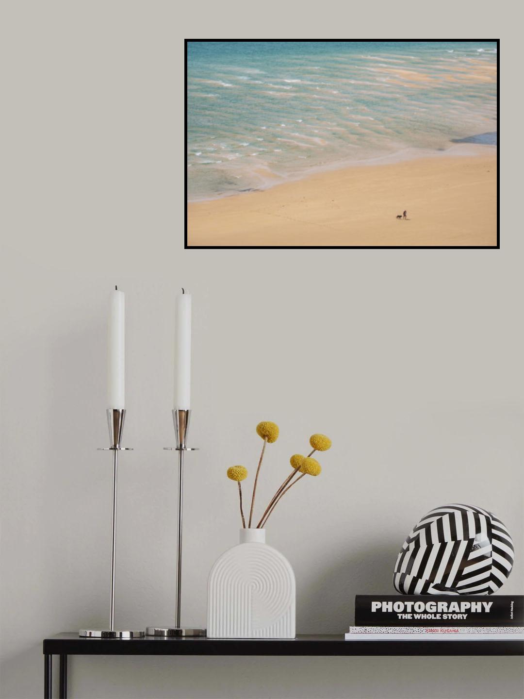 Walking on the beach Poster och Canvastavla