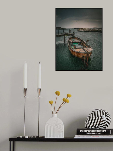Old fishingboat in the rain Poster och Canvastavla