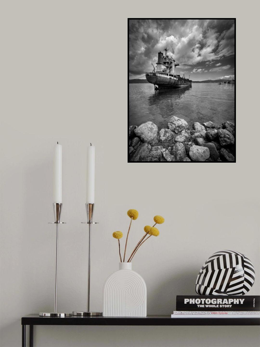 Wrecked Ship Poster och Canvastavla