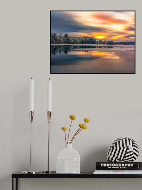Ice slowly taking over the lake Poster och Canvastavla