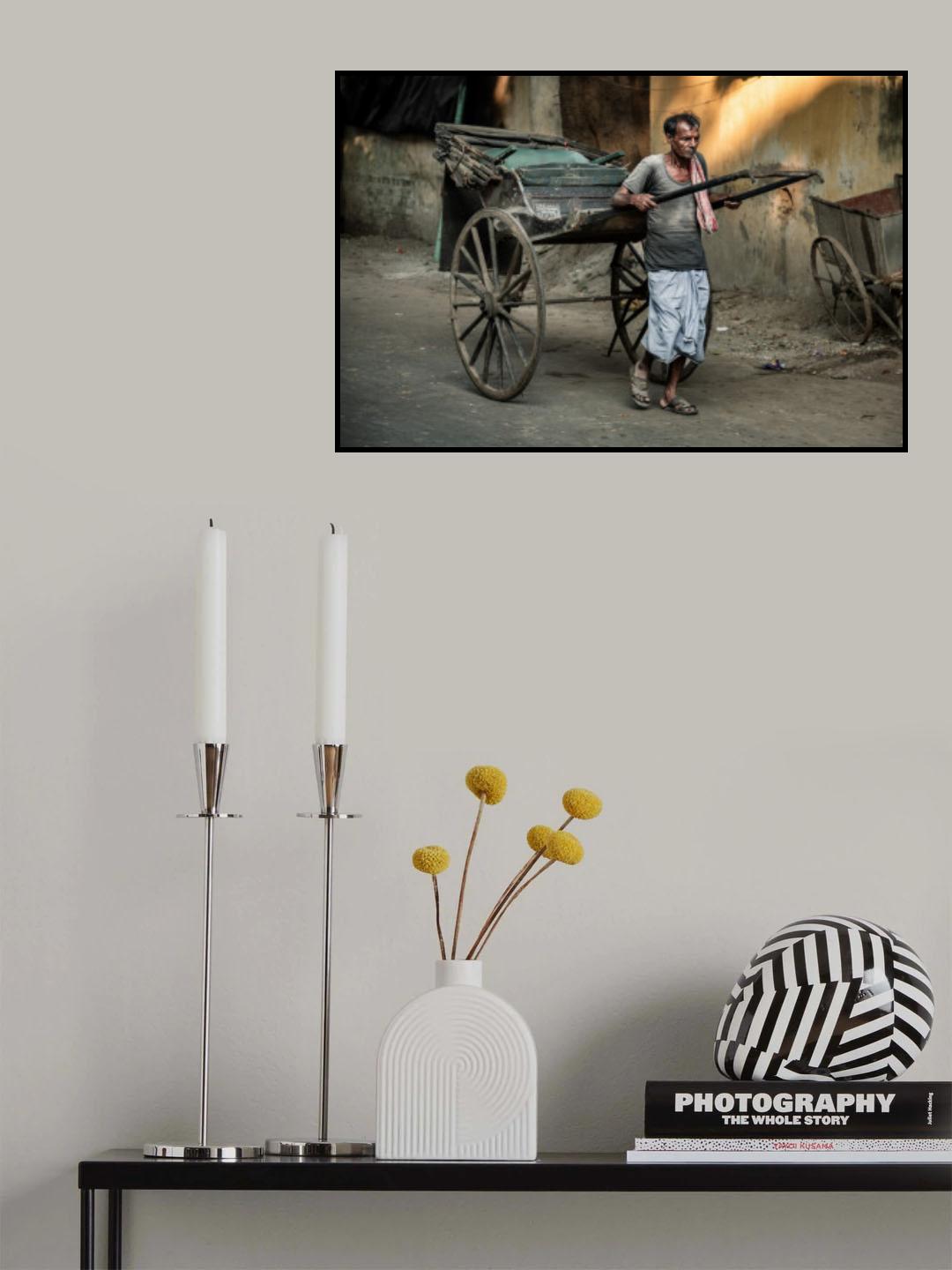 Rickshaw wallah at work Poster och Canvastavla