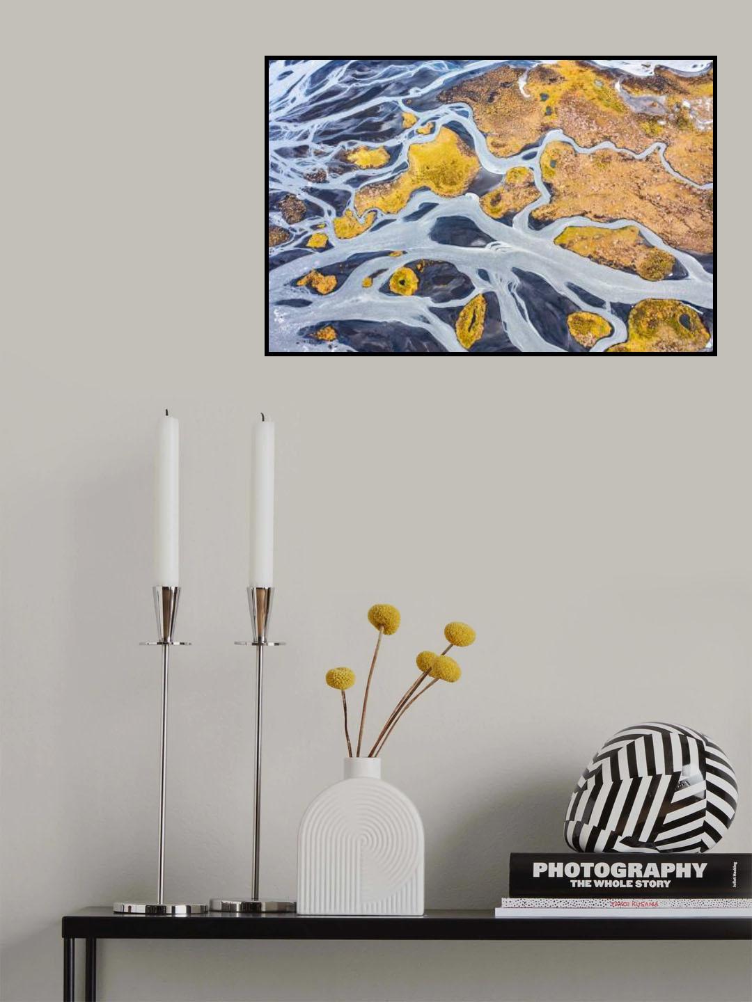 Flowing across the highlands Poster och Canvastavla