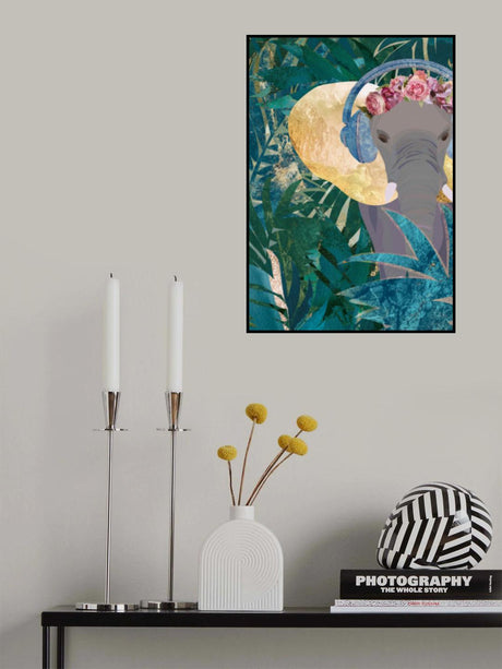 Elephant listening to music Poster och Canvastavla