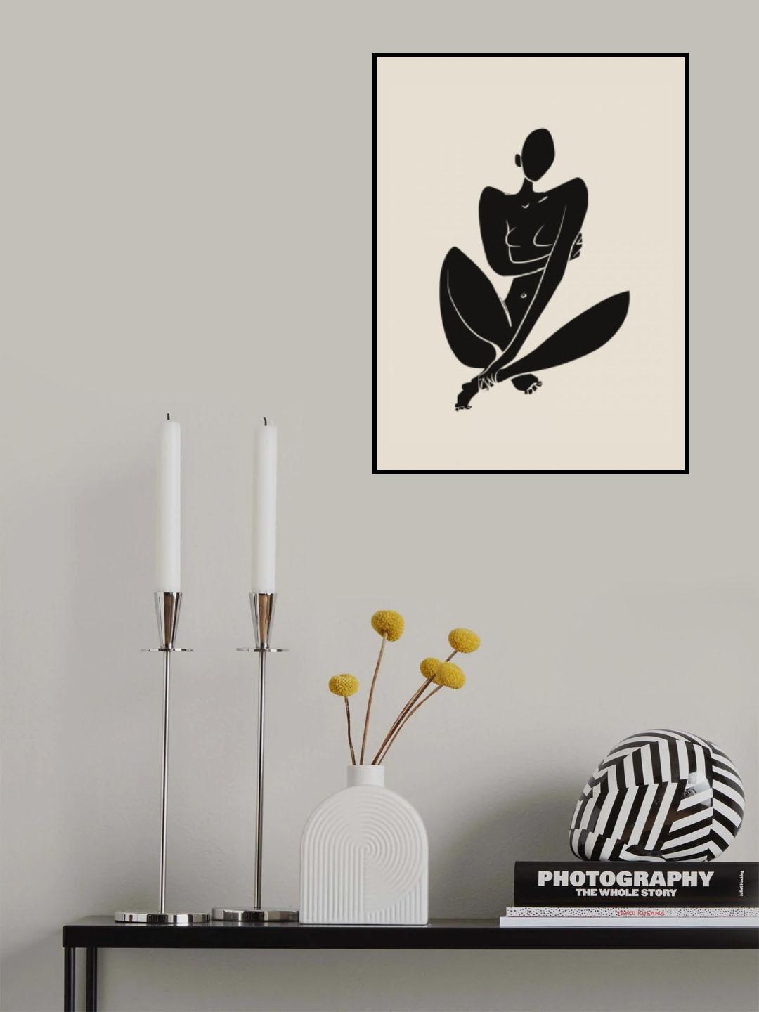 Sitting Nude In Black Poster och Canvastavla
