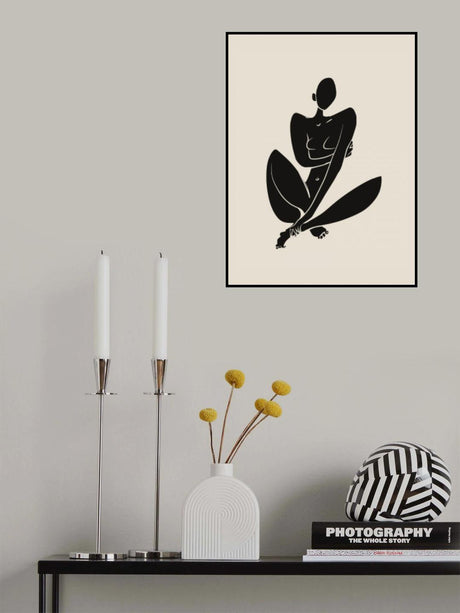 Sitting Nude In Black Poster och Canvastavla