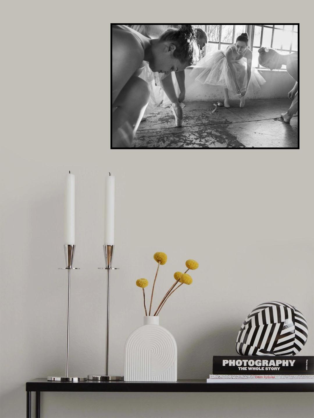 Ballet dancers preparation... Poster och Canvastavla