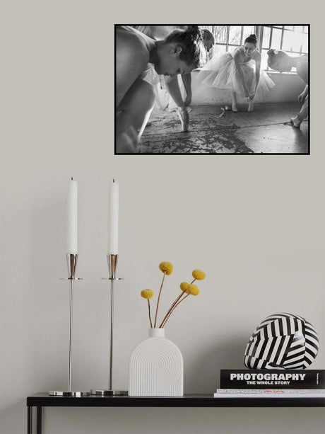 Ballet dancers preparation... Poster och Canvastavla