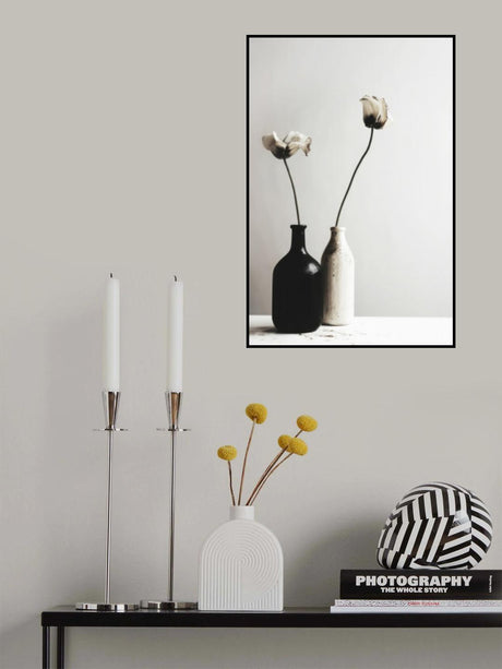 Black And White Vase No 2 Poster och Canvastavla