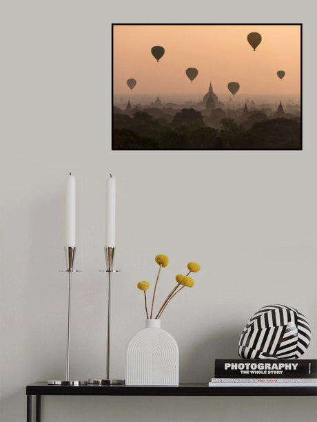 Bagan, balloons flying over ancient temples Poster och Canvastavla