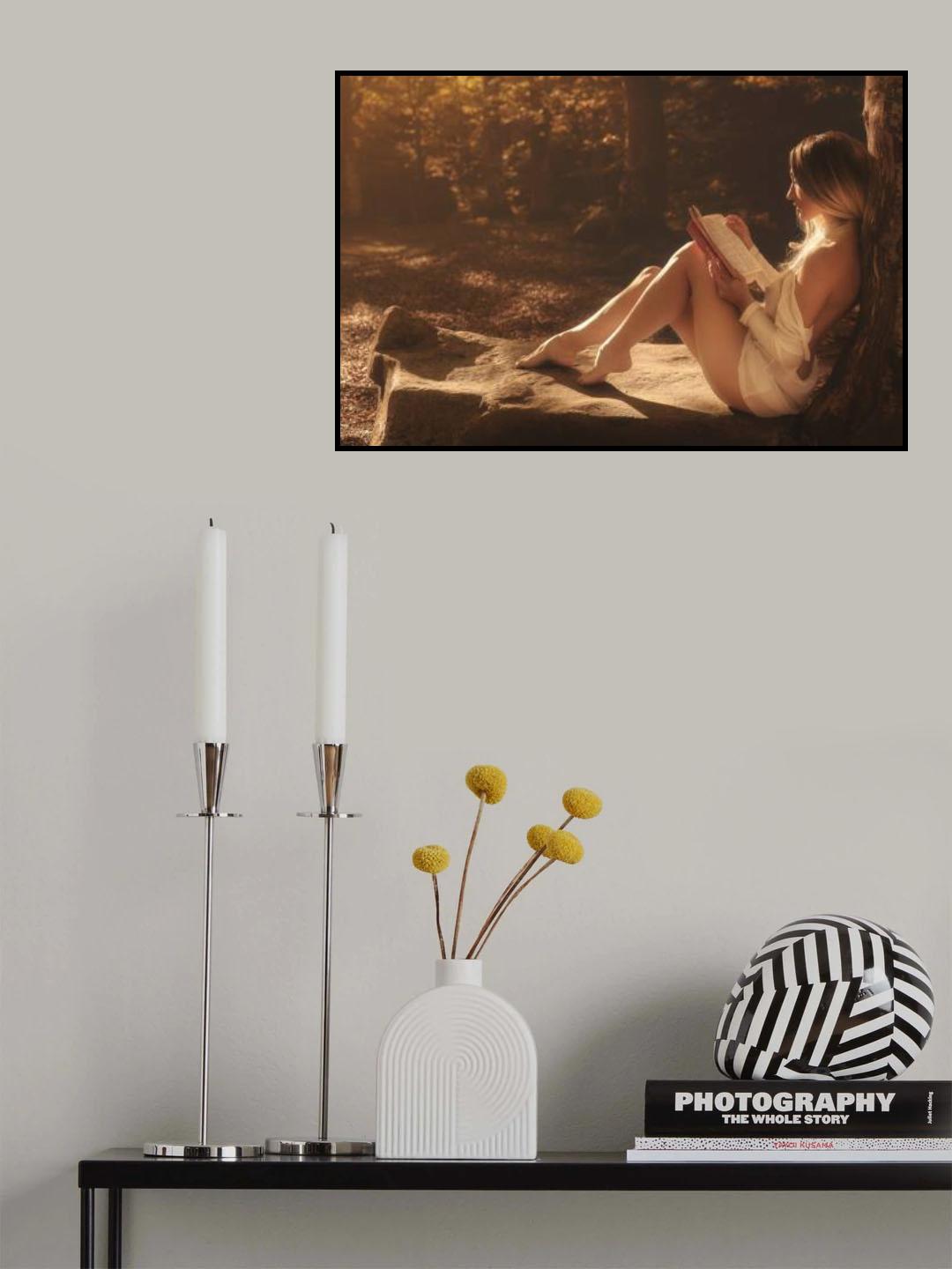 READING IN THE FOREST Poster och Canvastavla