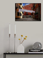 Courtyard in Venice Poster och Canvastavla