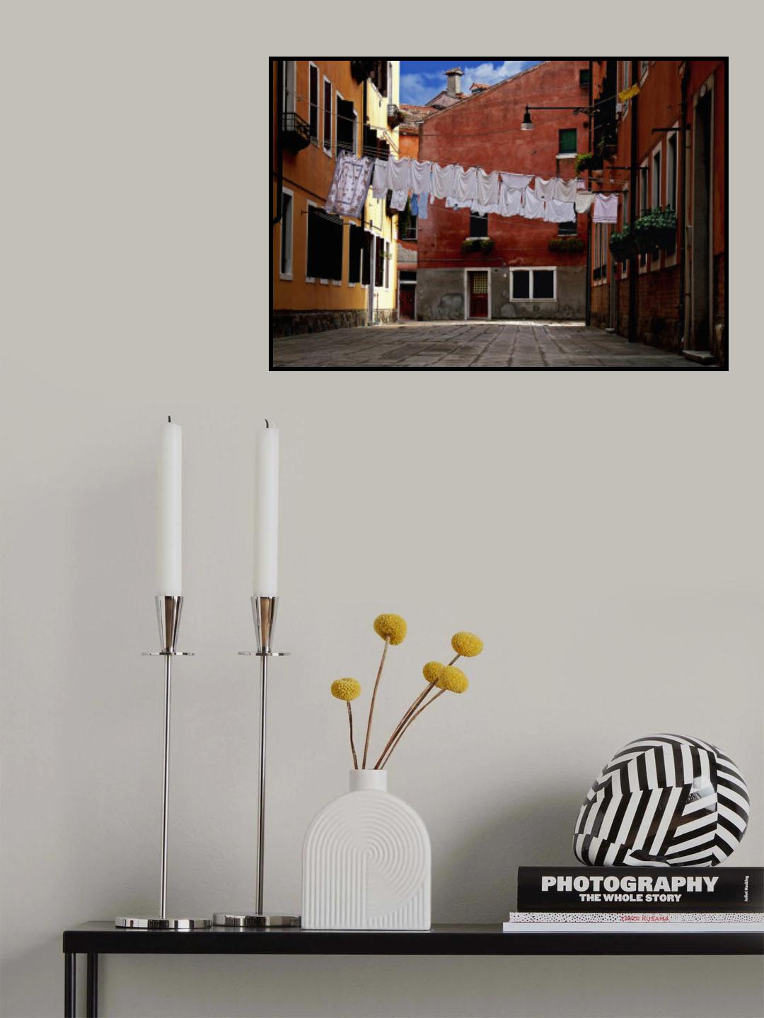 Courtyard in Venice Poster och Canvastavla