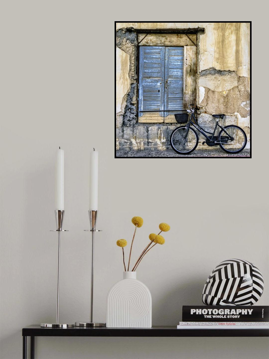 Old Window and Bicycle Poster och Canvastavla