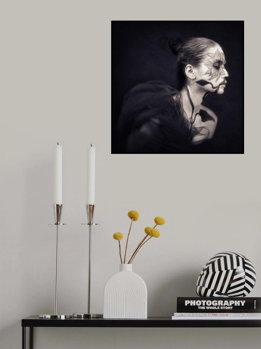 Lady From Garden Poster och Canvastavla