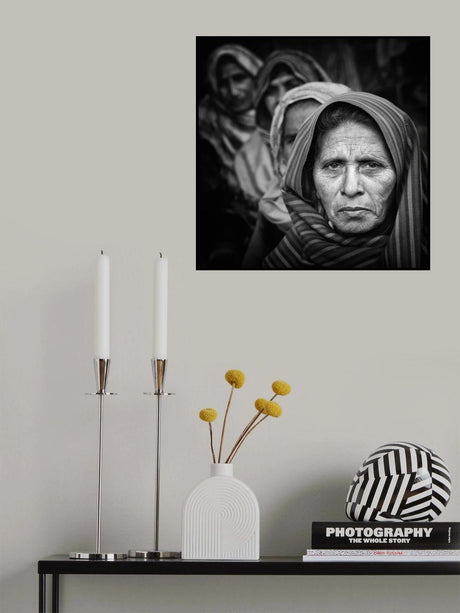 Women in a line Poster och Canvastavla