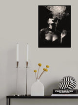 Smoking Lady Poster och Canvastavla