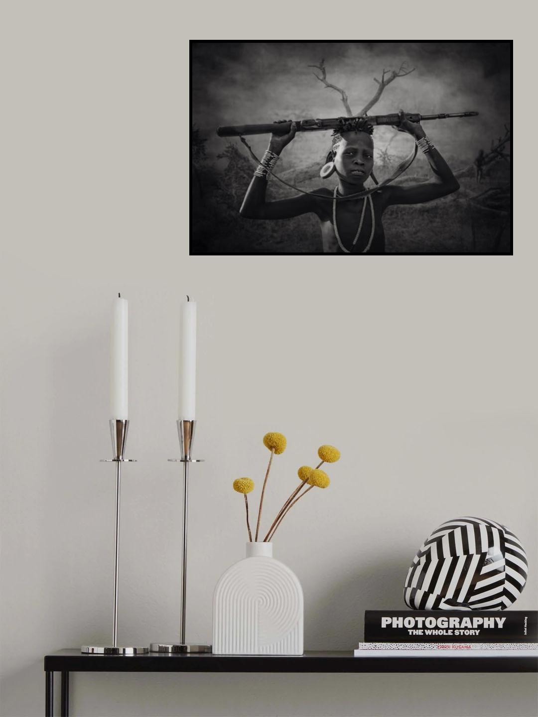 Young Mursi warrior Poster och Canvastavla